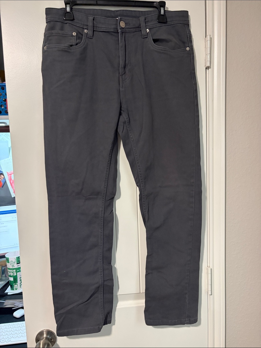 Slim Straight Men's Jeans in Charcoal - Versatile Everyday Style